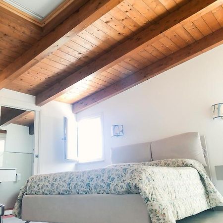 "La Casa Di Ale" Modern Suite Mondragone Eksteriør bilde